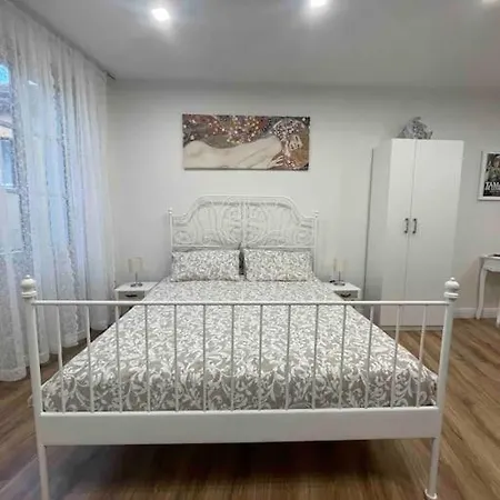 Apartment In Centro Storico Intra