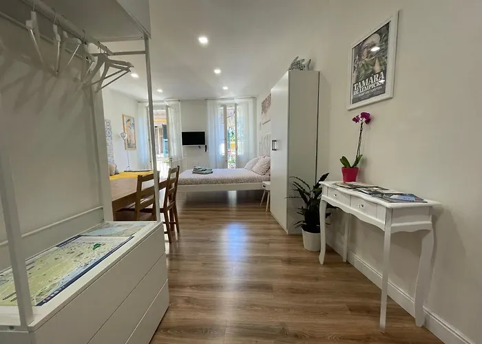 Appartamento In Centro Storico Intra